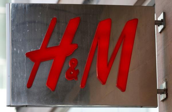 H&M to sell second-hand clothes at London store
