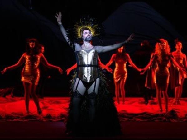 The baritone Étienne Dupuis, during a performance of 'Rigoletto,' which premiered at Madrid’s Royal Theater in December 2023.
